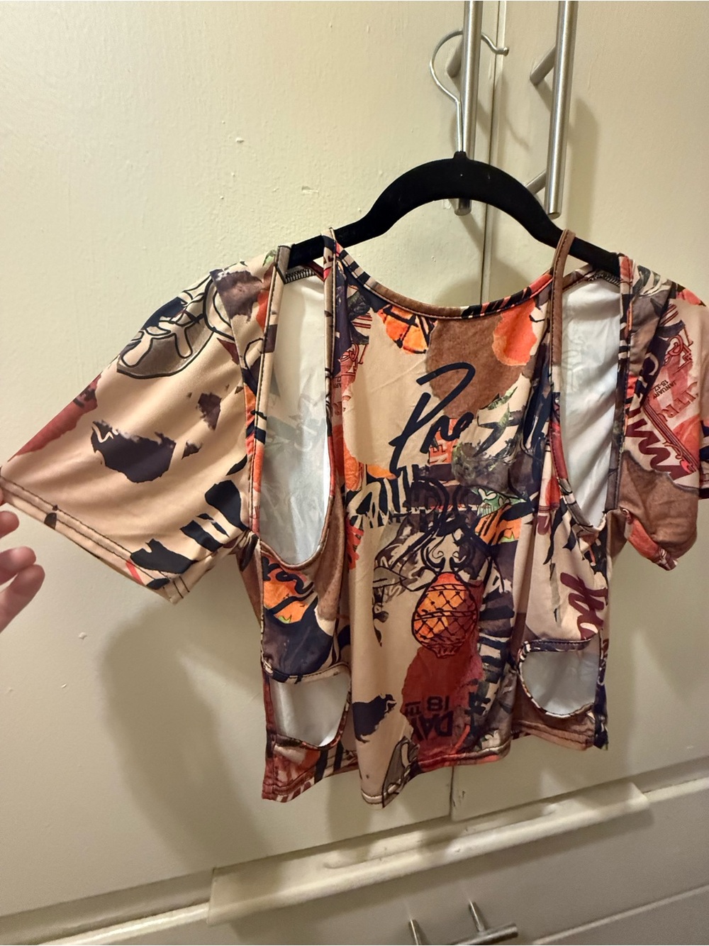 PrettyLittleThing Tee + Halter Style 😍 - Picture 2 of 9